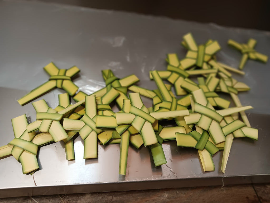 Croix en palmier faites à la main 4" | Palmiers Sabal authentiques de Floride