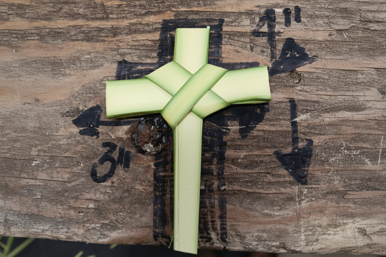 Croix en palmier faites à la main 4" | Palmiers Sabal authentiques de Floride